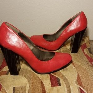 NWOT Michal Antonio Pumps!